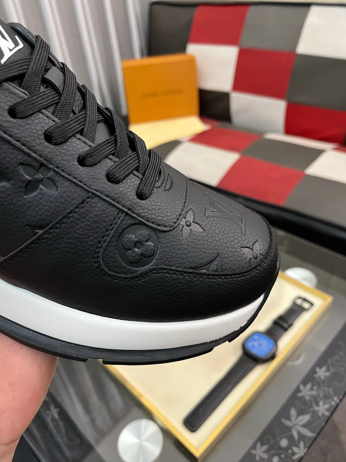 Men's men's shoes💰458⌚️⌚️ Loui* Vuitto* - Louis ** donkey's new color men's trainer sneakers, this LV Trainer sneaker is made of calfskin and breathable mesh, showing pure colors, the #54 logo on the back traces the brand's birth in 1854, the designer's handwritten brand logo embellishes one side, virgil Designed by abloh himself, it is a very commemorative sneaker. The new lv Louis Vuitton loui* vuitto* trainer sneaker low casual sports culture versatile basketball sneaker. Size: 38-443️⃣Colors available